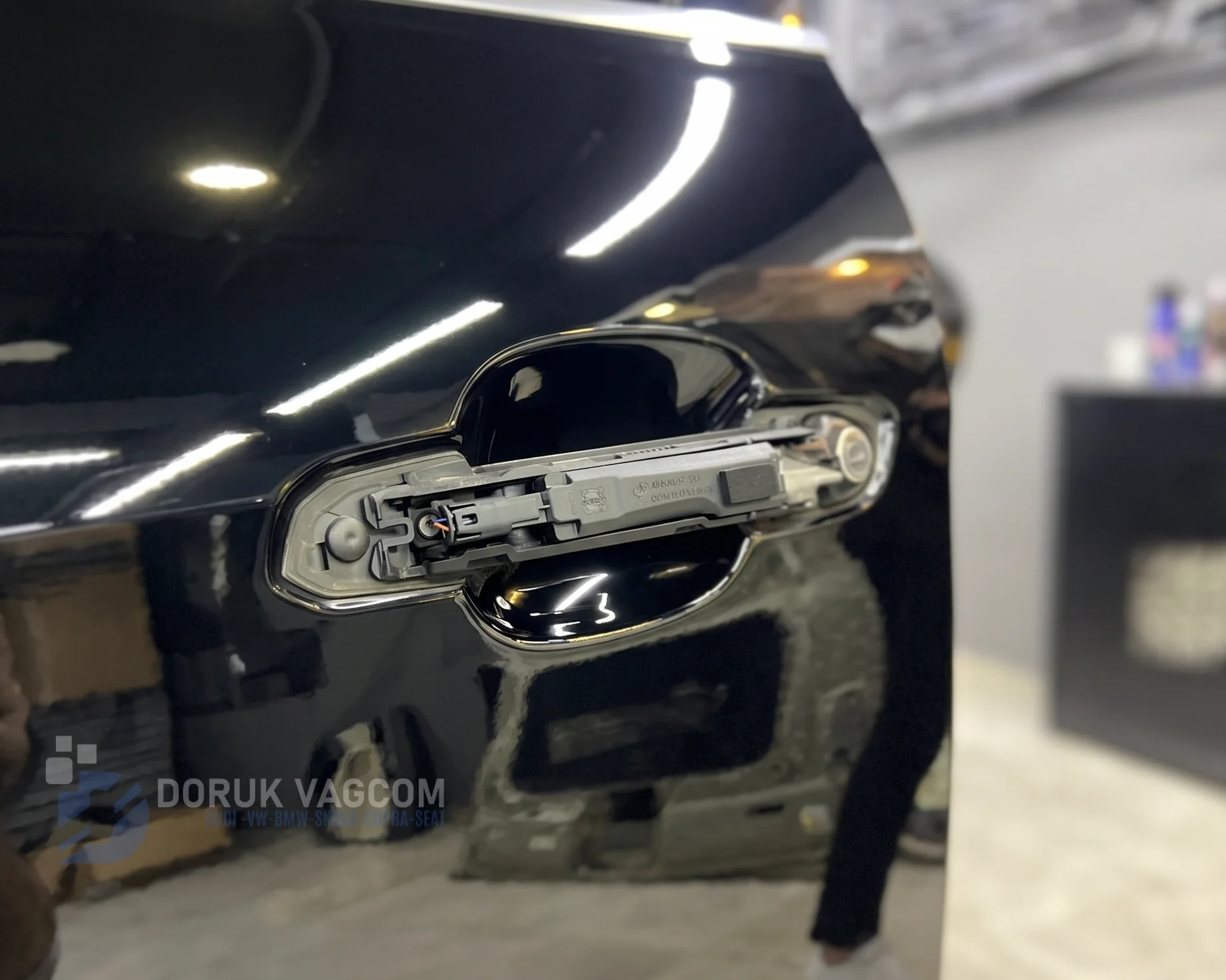 Audi A4 B9 2015 ANAHTARSIZ GİRİŞ MONTAJI Montajı - Detay Görsel 5 -Doruk Vagcom
