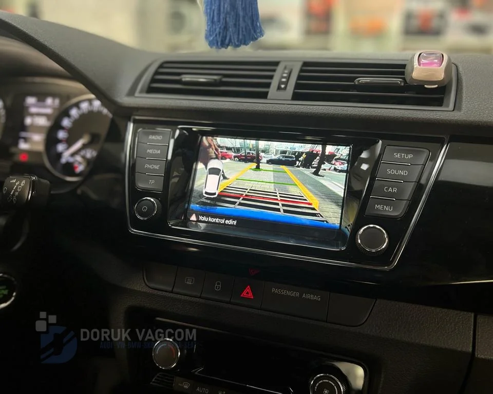 Skoda Fabia NJ 2014-2021 GERİ GÖRÜŞ KAMERASI MONTAJI Montajı - Detay Görsel 1 -Doruk Vagcom