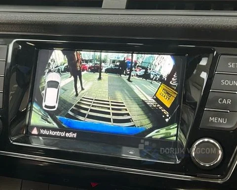 Skoda Fabia NJ 2014-2021 GERİ GÖRÜŞ KAMERASI MONTAJI Montajı - Detay Görsel 4 -Doruk Vagcom