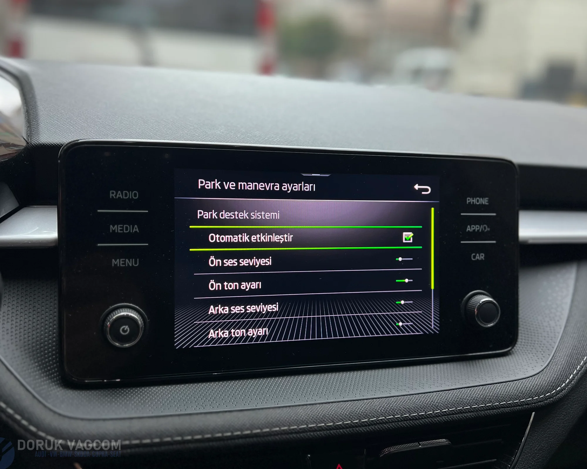 Skoda Fabia PJ 2021-2026 PARK SENSÖRÜ MONTAJI Montajı - Detay Görsel 1 -Doruk Vagcom