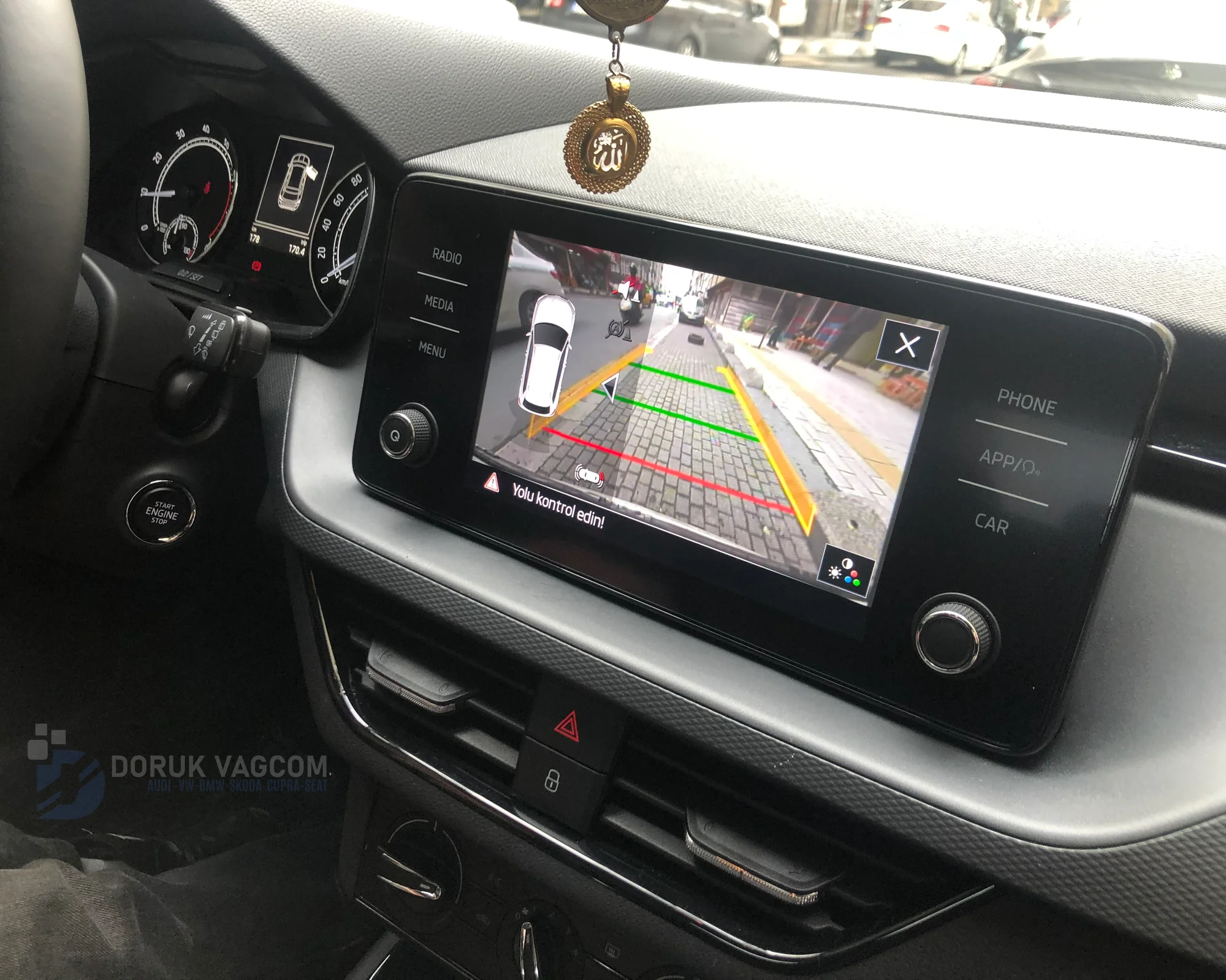 Skoda Kamiq Kamiq-NW4 2019-2026 GERİ GÖRÜŞ KAMERASI MONTAJI Montajı - Detay Görsel 2 -Doruk Vagcom