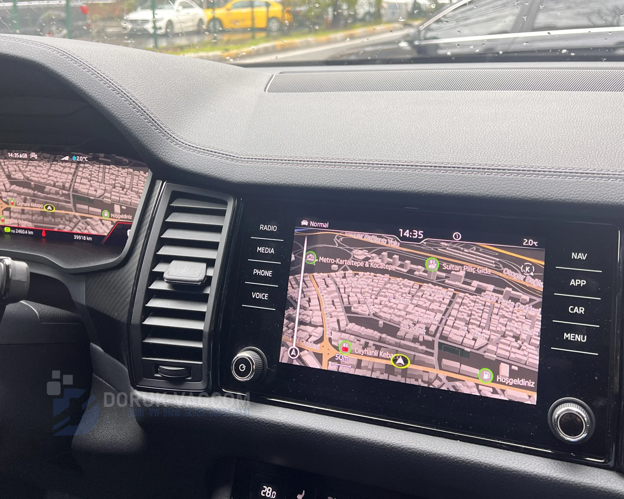 Skoda Karoq NU7 (2017-2024) Skoda Karoq (NU7) Orijinal Navigasyon ve Hayalet Gösterge Aktivasyonu Navigasyon Multimedya Montajı