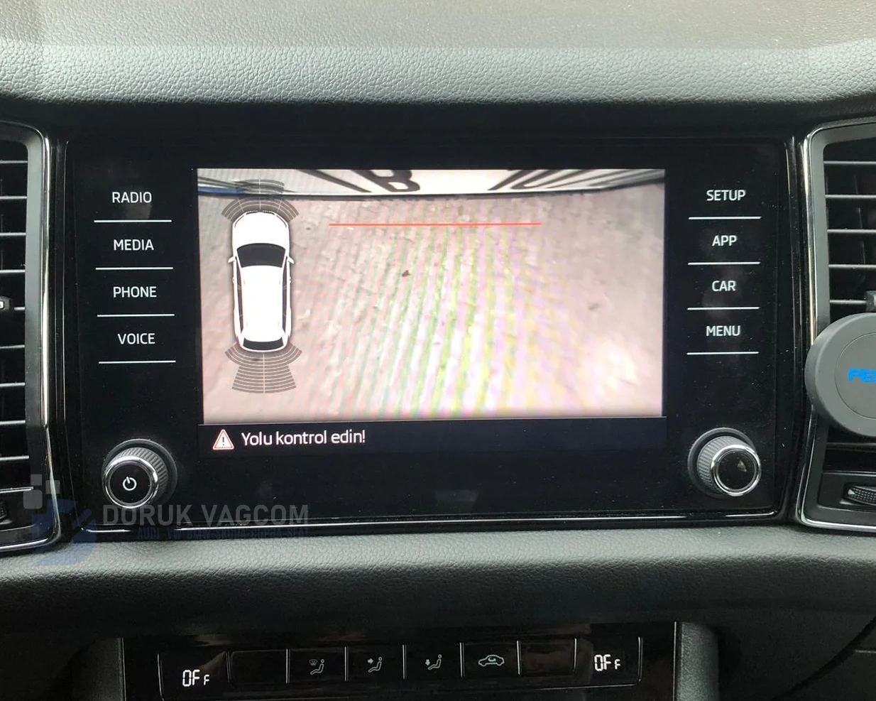 Skoda Kodiaq NS7 2016-2024 GERİ GÖRÜŞ KAMERASI MONTAJI Montajı - Detay Görsel 4 -Doruk Vagcom