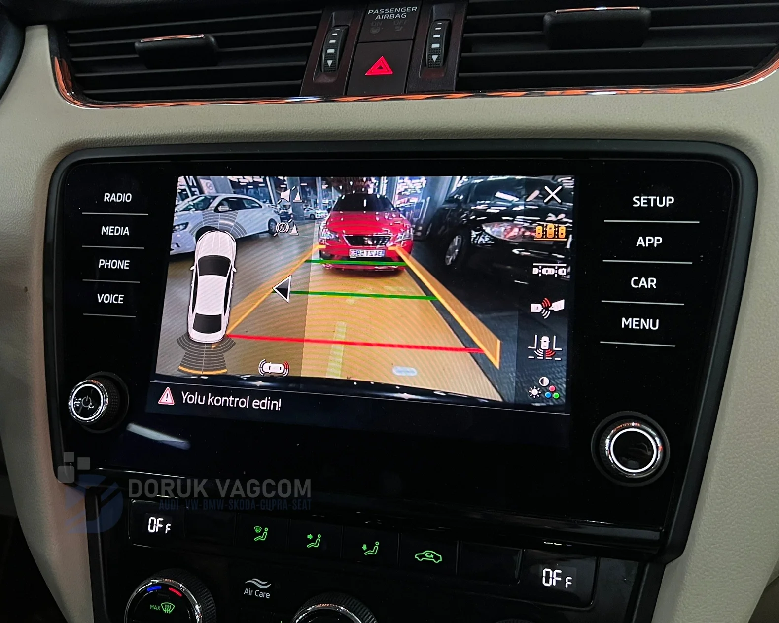 Skoda Octavia A7 2017-2020 GERİ GÖRÜŞ KAMERASI MONTAJI Montajı - Detay Görsel 6 -Doruk Vagcom
