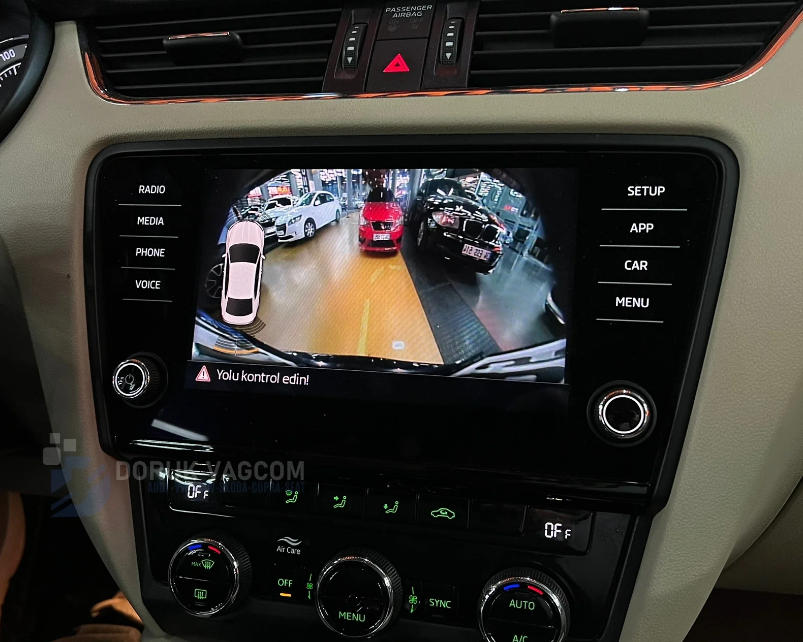 Skoda Octavia A7 2017-2020 GERİ GÖRÜŞ KAMERASI MONTAJI Montajı - Detay Görsel 3 -Doruk Vagcom
