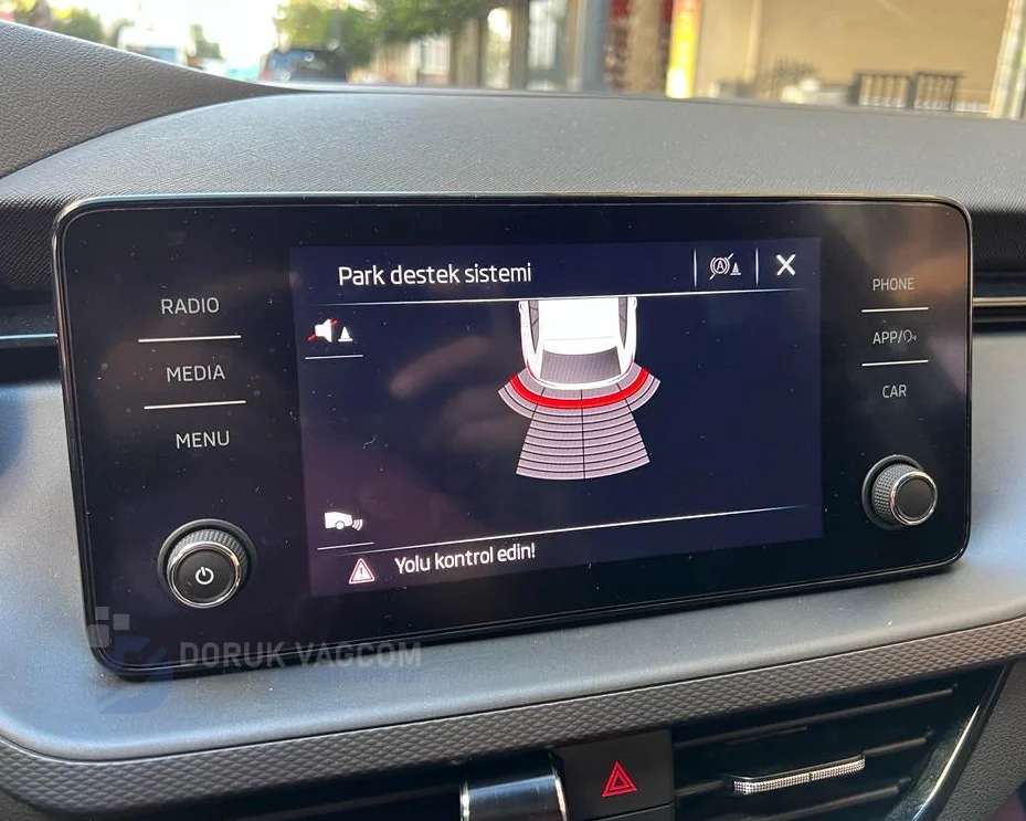 Skoda Scala NW4 (2019-2026) Skoda Scala (NW4) Orijinal Arka Park Sensörü & Park Pilot Montajı Navigasyon Multimedya Montajı