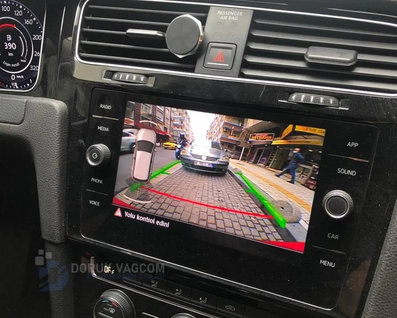 Volkswagen Golf MK7.5 (2017-2020) Volkswagen Golf MK7.5 Orijinal Logo Geri Görüş Kamerası Montajı Navigasyon Multimedya Montajı