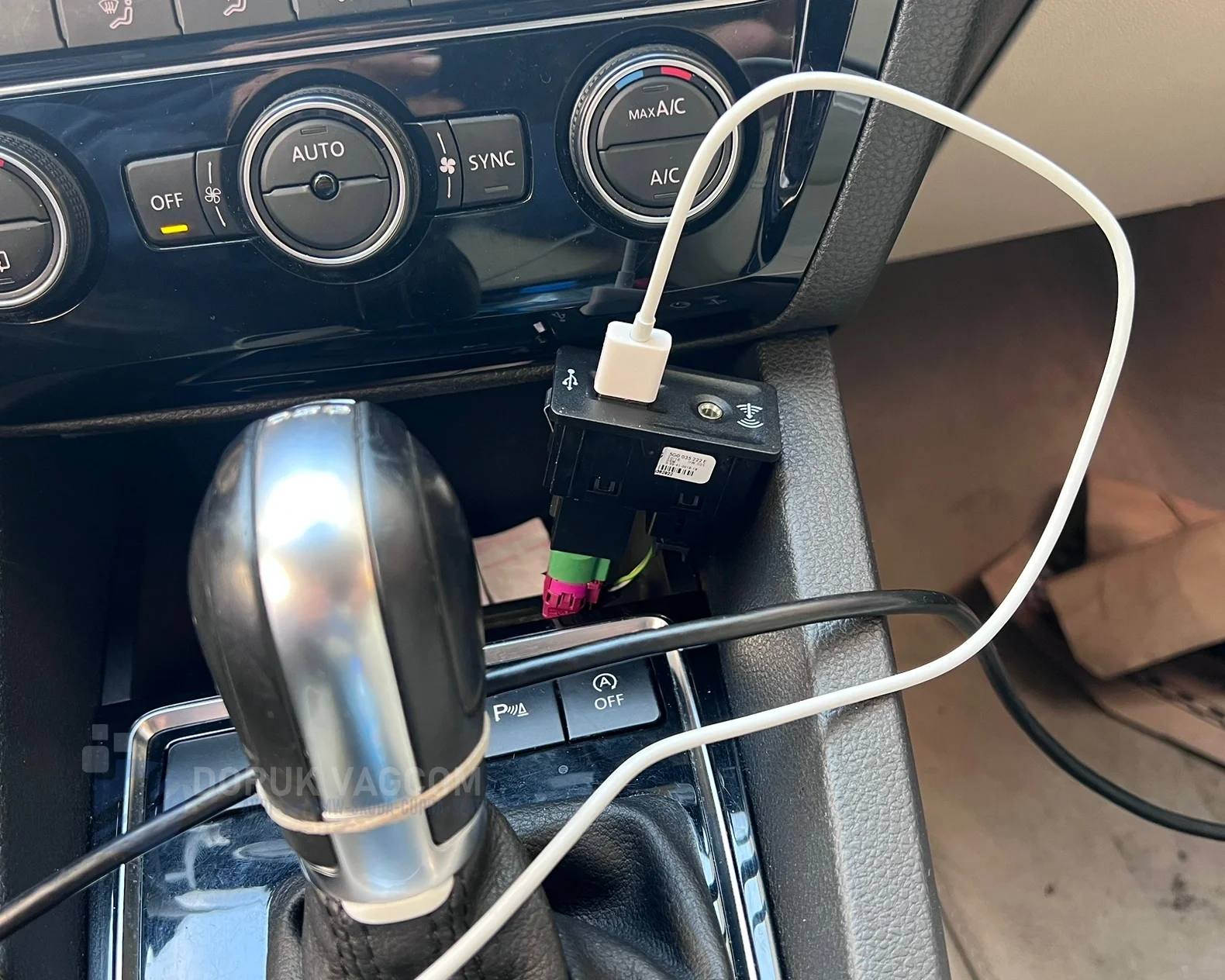 Volkswagen Jetta MK6.5 2015-2018 CARPLAY AKTİVASYONU Montajı - Detay Görsel 2 -Doruk Vagcom