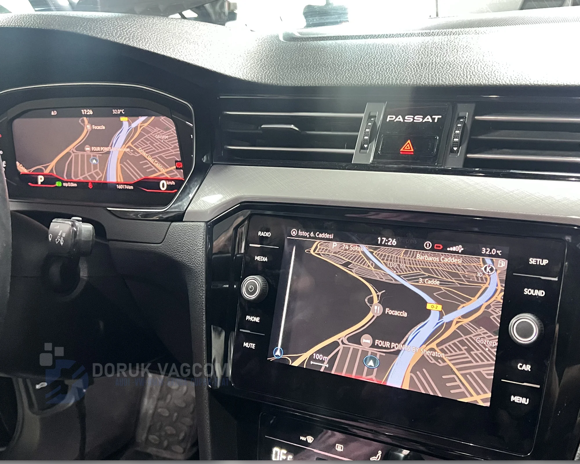 Volkswagen Passat B8.5 (2019-2024) Volkswagen Passat B8.5 Orijinal Navigasyon ve Çift Ekran Harita Aktivasyonu Navigasyon Multimedya Montajı
