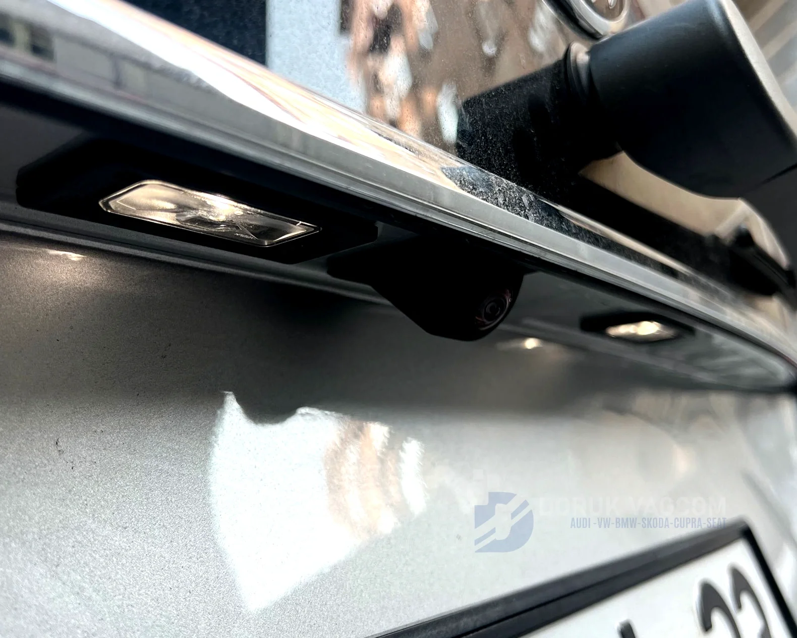 Volkswagen Caddy 5 2021-2026 GERİ GÖRÜŞ KAMERASI MONTAJI Montajı - Detay Görsel 2 -Doruk Vagcom