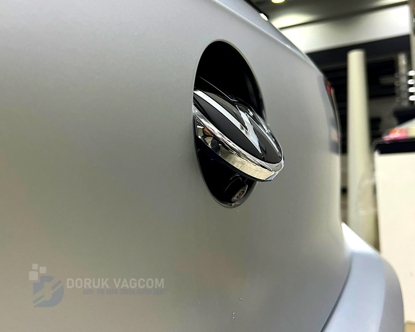 Volkswagen Golf MK8 2020-2026 GERİ GÖRÜŞ KAMERASI MONTAJI Montajı - Detay Görsel 2 -Doruk Vagcom