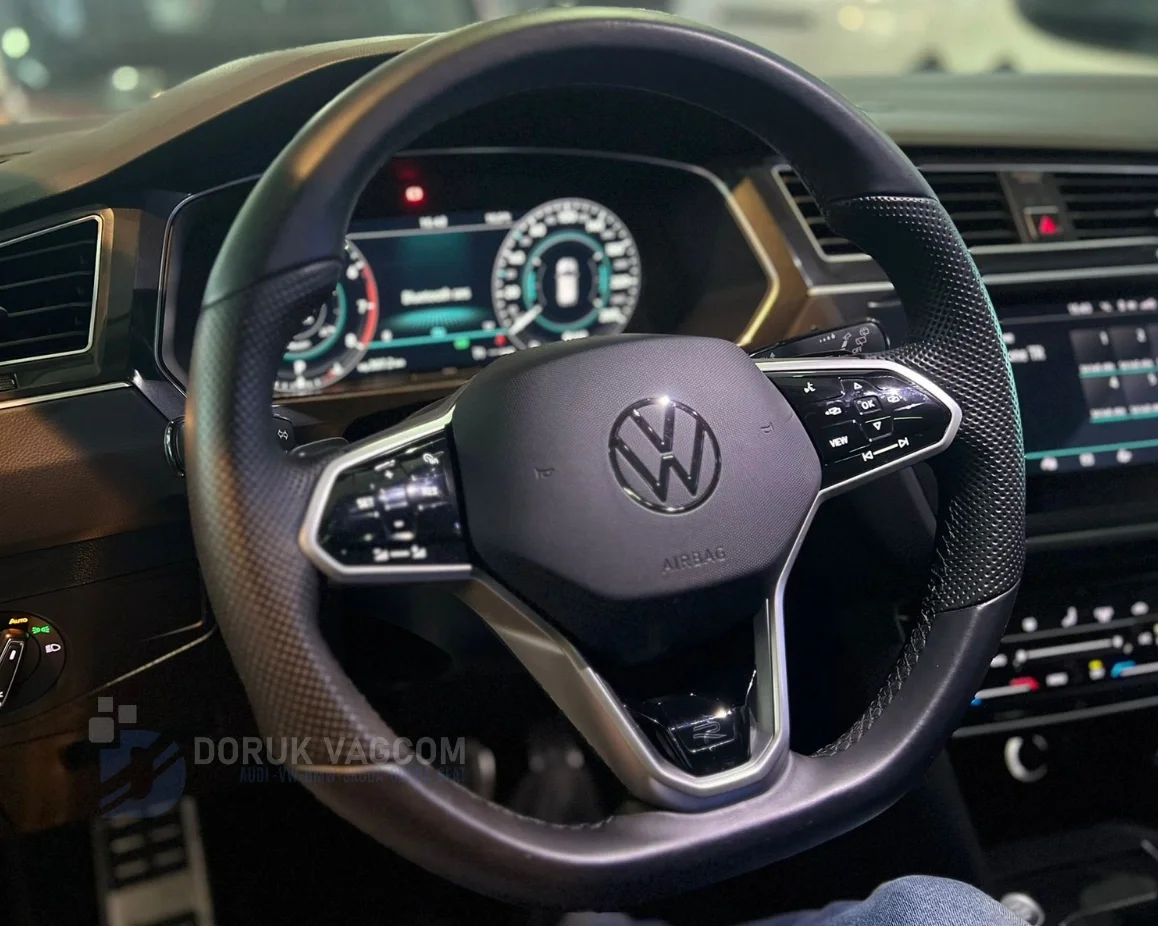 Volkswagen Golf MK8 2020-2026 DİREKSİYON MONTAJI Montajı - Detay Görsel 1 -Doruk Vagcom