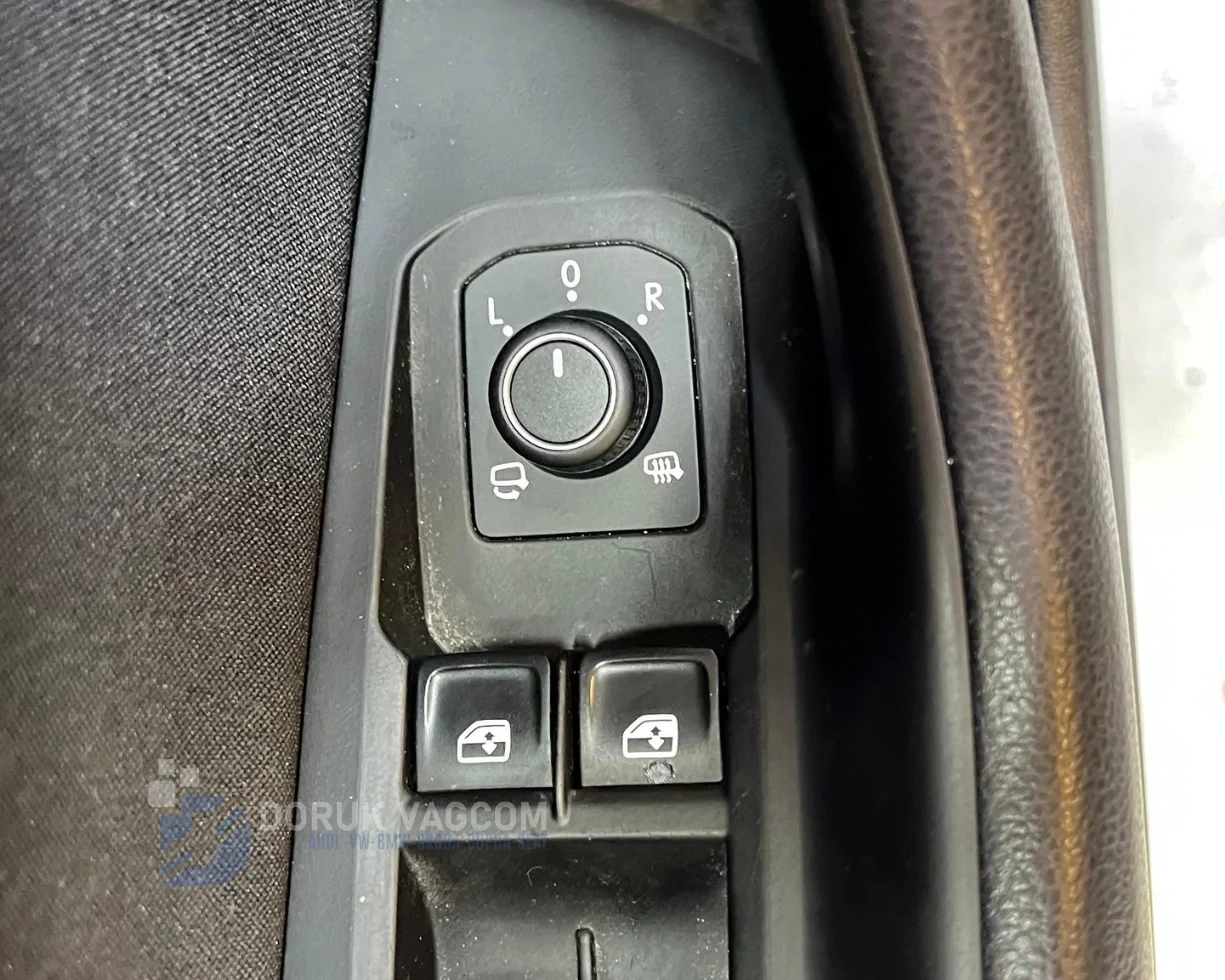 Volkswagen Passat B8 2014-2019 OTOMATİK KATLANIR AYNA Montajı - Detay Görsel 4 -Doruk Vagcom