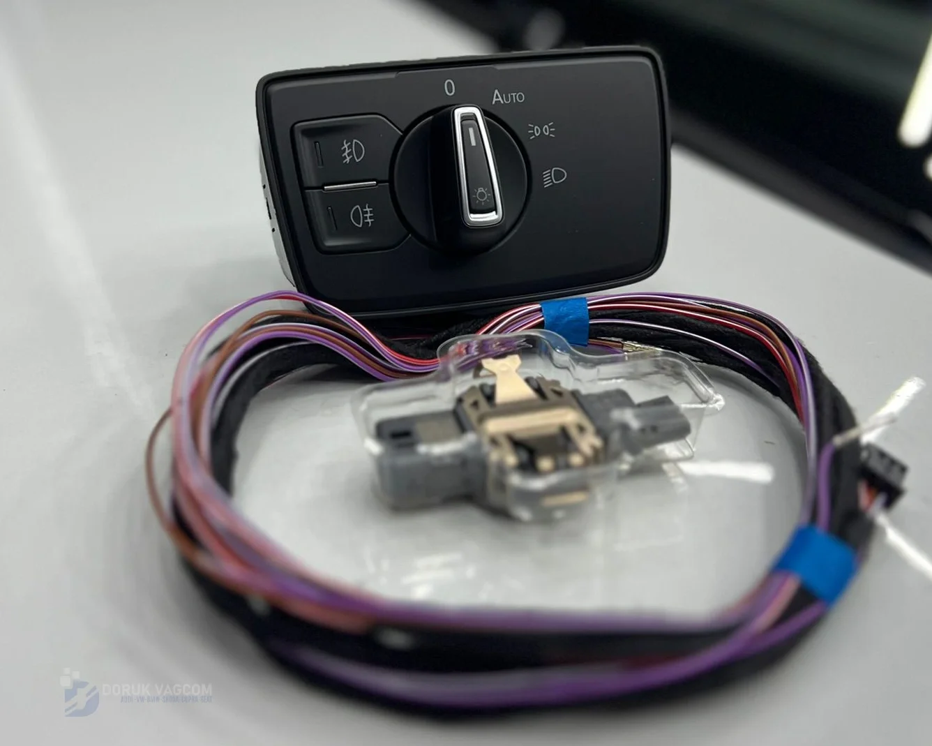 Volkswagen Passat B8.5 (2019-2024) VW Passat (B8.5) Orijinal Otomatik Far ve Yağmur Sensörü Montajı Navigasyon Multimedya Montajı