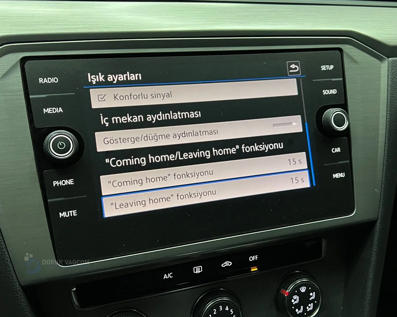 Volkswagen Passat B8.5 2019-2024 FAR YAĞMUR SENSÖRÜ MONTAJI Montajı - Detay Görsel 5 -Doruk Vagcom