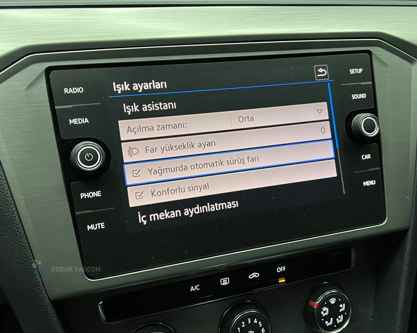 Volkswagen Passat B8.5 2019-2024 FAR YAĞMUR SENSÖRÜ MONTAJI Montajı - Detay Görsel 3 -Doruk Vagcom