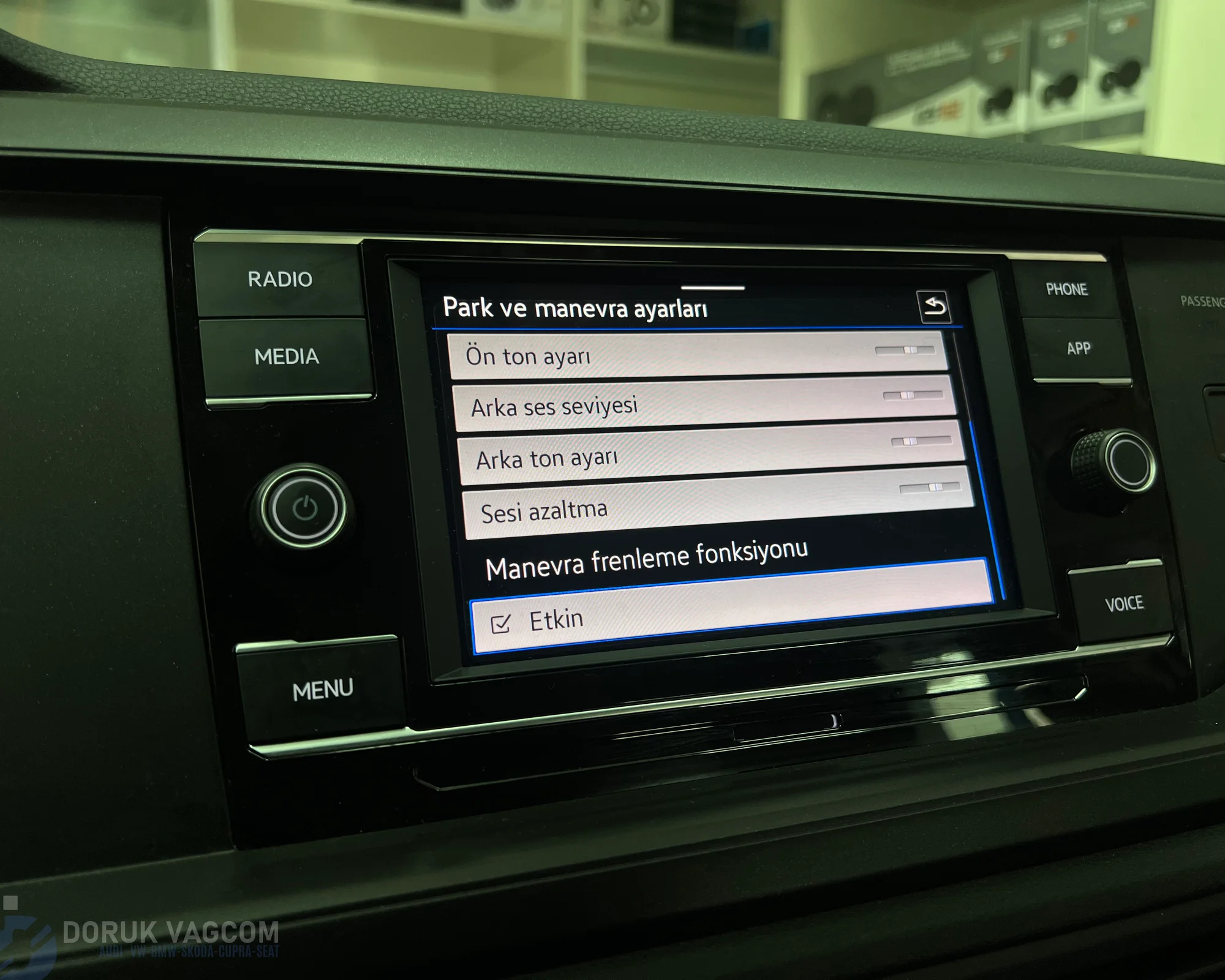 Volkswagen Polo AW1 2019 PARK SENSÖRÜ MONTAJI Montajı - Detay Görsel 2 -Doruk Vagcom